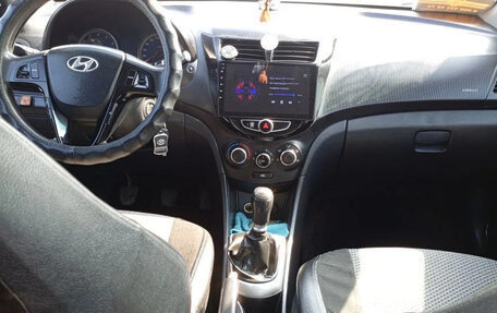 Hyundai Solaris II рестайлинг, 2012 год, 580 000 рублей, 8 фотография