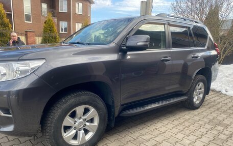 Toyota Land Cruiser Prado 150 рестайлинг 2, 2019 год, 5 180 000 рублей, 2 фотография