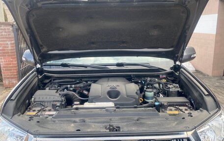 Toyota Land Cruiser Prado 150 рестайлинг 2, 2019 год, 5 180 000 рублей, 3 фотография