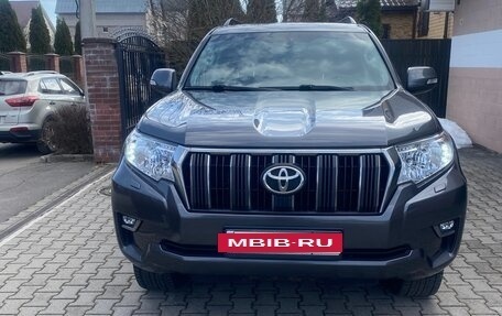 Toyota Land Cruiser Prado 150 рестайлинг 2, 2019 год, 5 180 000 рублей, 12 фотография