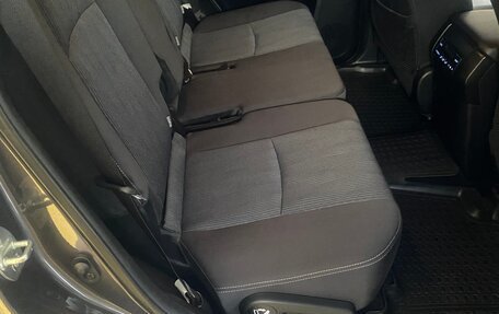 Toyota Land Cruiser Prado 150 рестайлинг 2, 2019 год, 5 180 000 рублей, 21 фотография