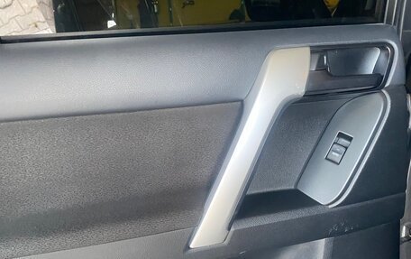 Toyota Land Cruiser Prado 150 рестайлинг 2, 2019 год, 5 180 000 рублей, 24 фотография