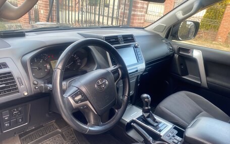 Toyota Land Cruiser Prado 150 рестайлинг 2, 2019 год, 5 180 000 рублей, 32 фотография