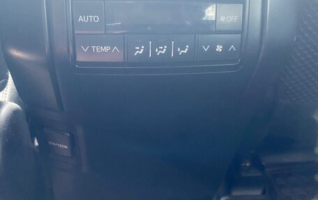 Toyota Land Cruiser Prado 150 рестайлинг 2, 2019 год, 5 180 000 рублей, 39 фотография