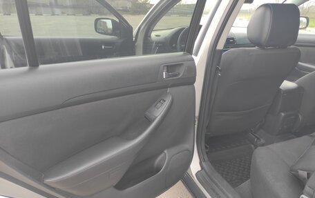 Toyota Avensis III рестайлинг, 2005 год, 620 000 рублей, 10 фотография