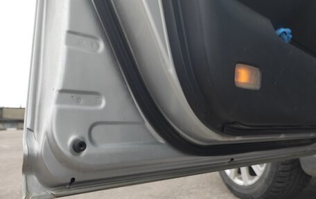 Toyota Avensis III рестайлинг, 2005 год, 620 000 рублей, 15 фотография