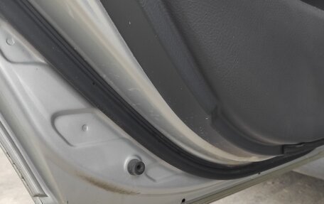 Toyota Avensis III рестайлинг, 2005 год, 620 000 рублей, 17 фотография