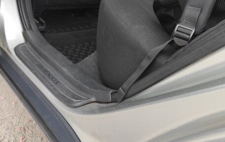 Toyota Avensis III рестайлинг, 2005 год, 620 000 рублей, 18 фотография