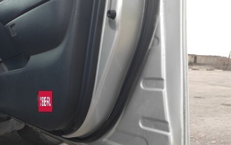 Toyota Avensis III рестайлинг, 2005 год, 620 000 рублей, 22 фотография