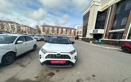 Toyota RAV4, 2019 год, 3 300 000 рублей, 3 фотография