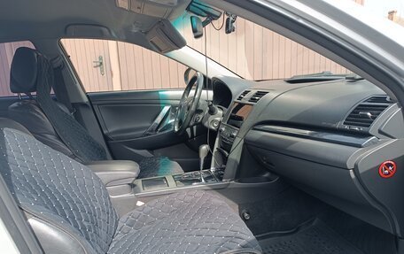 Toyota Camry, 2011 год, 1 350 000 рублей, 9 фотография