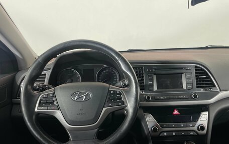 Hyundai Elantra VI рестайлинг, 2017 год, 1 705 000 рублей, 14 фотография