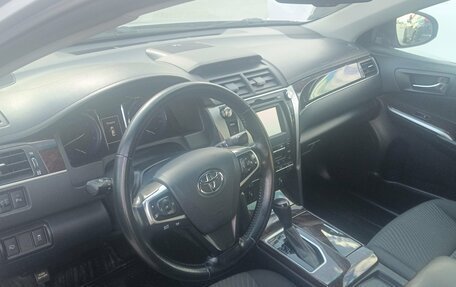 Toyota Camry, 2017 год, 1 990 000 рублей, 5 фотография