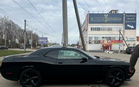 Dodge Challenger III рестайлинг 2, 2013 год, 3 350 000 рублей, 3 фотография