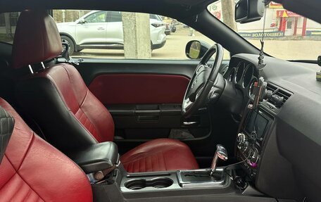 Dodge Challenger III рестайлинг 2, 2013 год, 3 350 000 рублей, 9 фотография