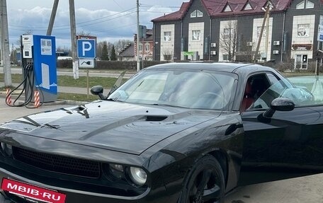 Dodge Challenger III рестайлинг 2, 2013 год, 3 350 000 рублей, 2 фотография