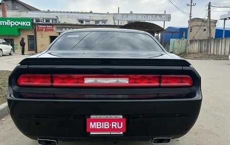 Dodge Challenger III рестайлинг 2, 2013 год, 3 350 000 рублей, 4 фотография