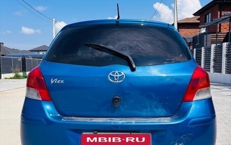 Toyota Vitz, 2009 год, 450 000 рублей, 3 фотография