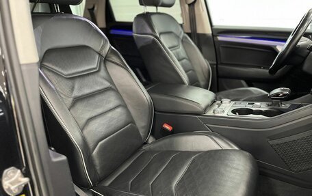 Volkswagen Touareg III, 2020 год, 4 990 000 рублей, 25 фотография