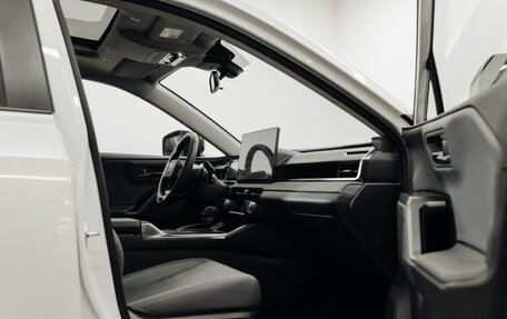 Toyota RAV4, 2025 год, 4 940 000 рублей, 29 фотография