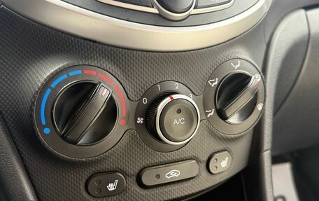 Hyundai Solaris II рестайлинг, 2012 год, 750 000 рублей, 12 фотография