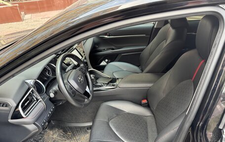 Toyota Camry, 2020 год, 3 400 000 рублей, 4 фотография