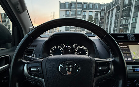 Toyota Land Cruiser Prado 150 рестайлинг 2, 2021 год, 5 200 000 рублей, 10 фотография