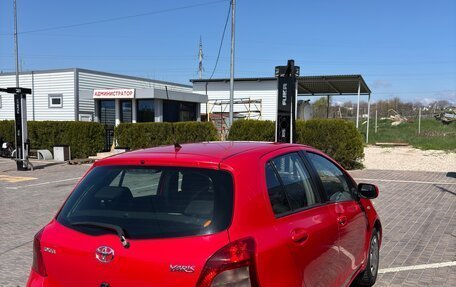 Toyota Yaris III рестайлинг, 2008 год, 580 000 рублей, 4 фотография