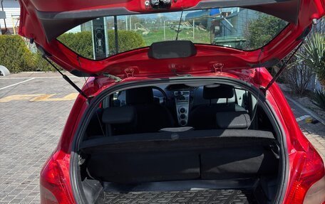 Toyota Yaris III рестайлинг, 2008 год, 580 000 рублей, 10 фотография