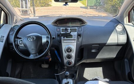 Toyota Yaris III рестайлинг, 2008 год, 580 000 рублей, 11 фотография