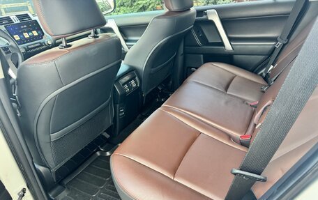 Toyota Land Cruiser Prado 150 рестайлинг 2, 2015 год, 4 250 000 рублей, 21 фотография