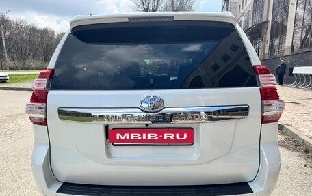 Toyota Land Cruiser Prado 150 рестайлинг 2, 2015 год, 4 250 000 рублей, 29 фотография