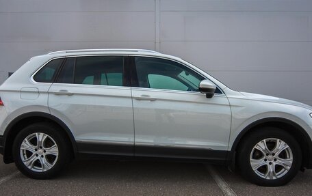 Volkswagen Tiguan II, 2017 год, 2 099 000 рублей, 4 фотография