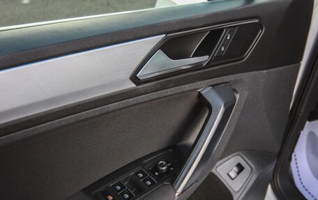 Volkswagen Tiguan II, 2017 год, 2 099 000 рублей, 10 фотография