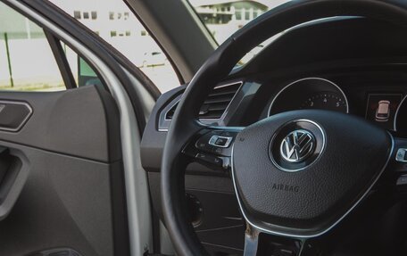 Volkswagen Tiguan II, 2017 год, 2 099 000 рублей, 15 фотография