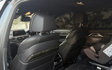 BMW 7 серия, 2019 год, 4 700 000 рублей, 6 фотография