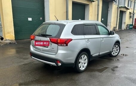 Mitsubishi Outlander III рестайлинг 3, 2016 год, 1 680 000 рублей, 4 фотография