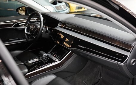 Audi A8, 2018 год, 4 950 000 рублей, 16 фотография