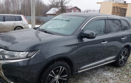 Mitsubishi Outlander III рестайлинг 3, 2019 год, 2 500 000 рублей, 8 фотография