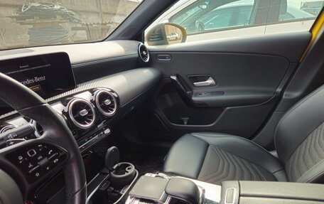 Mercedes-Benz A-Класс, 2019 год, 2 250 000 рублей, 6 фотография