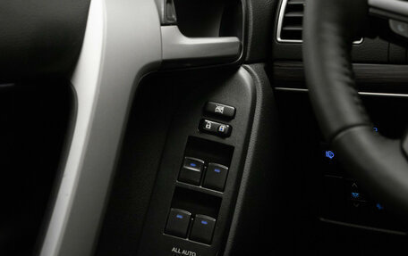 Toyota Land Cruiser Prado 150 рестайлинг 2, 2021 год, 6 490 000 рублей, 14 фотография