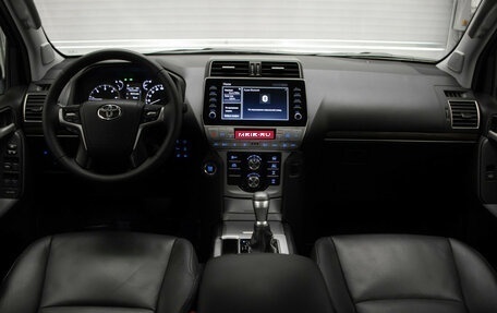 Toyota Land Cruiser Prado 150 рестайлинг 2, 2021 год, 6 490 000 рублей, 8 фотография