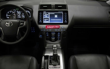 Toyota Land Cruiser Prado 150 рестайлинг 2, 2021 год, 6 490 000 рублей, 19 фотография