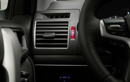 Toyota Land Cruiser Prado 150 рестайлинг 2, 2021 год, 6 490 000 рублей, 13 фотография