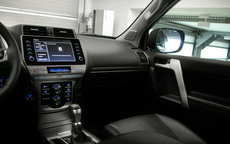 Toyota Land Cruiser Prado 150 рестайлинг 2, 2021 год, 6 490 000 рублей, 22 фотография