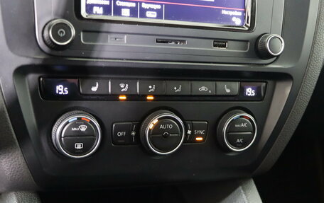 Volkswagen Jetta VI, 2015 год, 1 099 990 рублей, 17 фотография