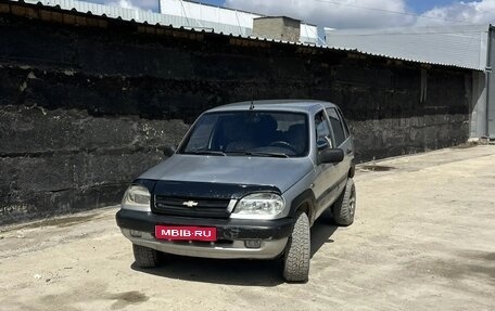 Chevrolet Niva I рестайлинг, 2003 год, 390 000 рублей, 1 фотография