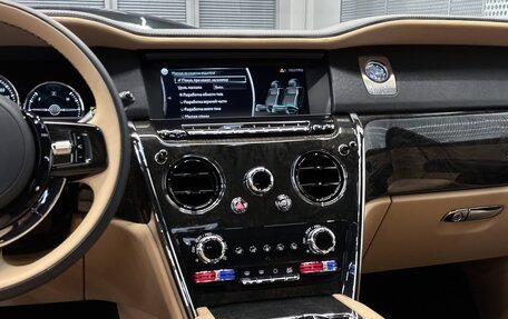 Rolls-Royce Cullinan, 2024 год, 49 550 000 рублей, 20 фотография