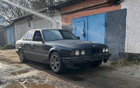BMW 5 серия, 1989 год, 225 000 рублей, 1 фотография