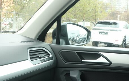 Volkswagen Tiguan II, 2020 год, 2 544 000 рублей, 14 фотография